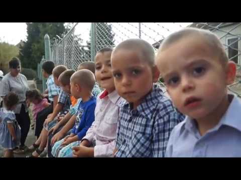 Videó: Hogyan Segítsünk Egy árvaházi Gyerekeknek