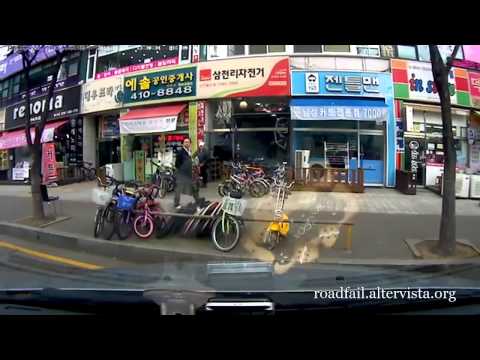 2014最新行车记录仪拍车祸视频集锦 超恐怖 (20)