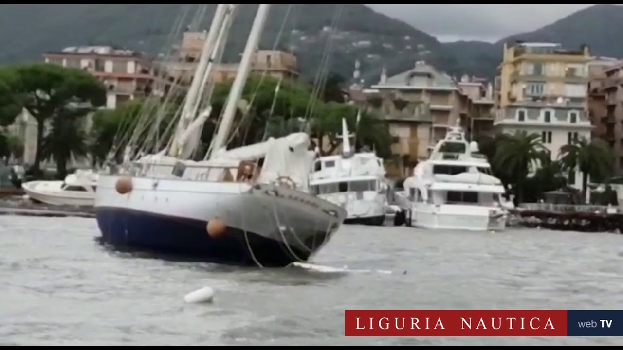 Rapallo, ecco il porto il giorno dopo la mareggiata - YouTube