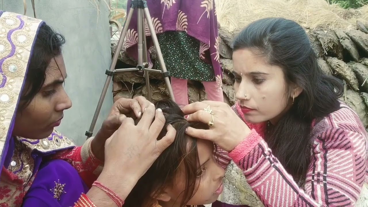 Group Nitpicking In Long Hair New