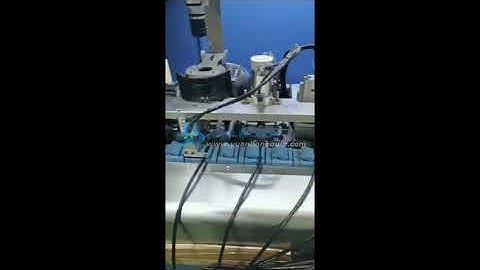 Automatic plug insert crimping machine, automatic power cord plugs making machine