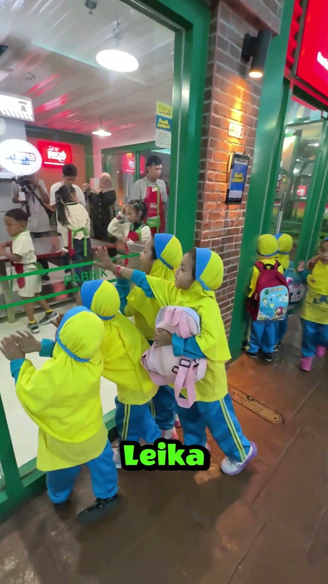FANS LEIKA DARI PAUD KETEMU DI KIDZANIA SURABAYA
