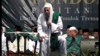 Habib Luthfi Bin Yahya pada Khoul Masyayih Pondok Tremas di Kebonsari Pekalongan
