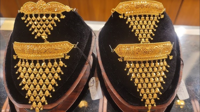 Azo polga perpendikulyar turadi