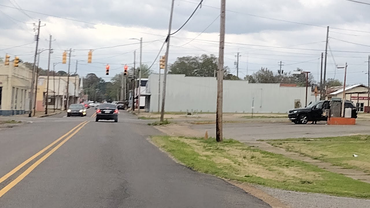 🏚️ Aliceville Alabama 🏚️... smalltown country hood with some history