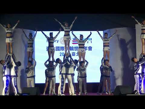 清晨五點中華大學競技啦啦隊開場表演