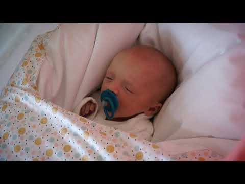 Video: Je Možné Zabalit Dítě Teplým Prostěradlem