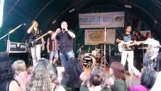 Petr Kolář & Divná parta - Žijeme z lásky (live) - Jiřín 15.6.2013