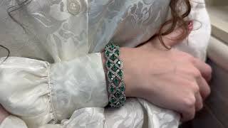 Vidéo: Bracelet en Or gris 18 Cts avec Diamants et émeraudes vers 2000.