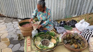 IBU JUALAN PECEL tapi TIDAK PAKAI NASI PUTIH dan TIDAK MEMAKAI SAMBAL KACANG, INDONESIAN FOOD