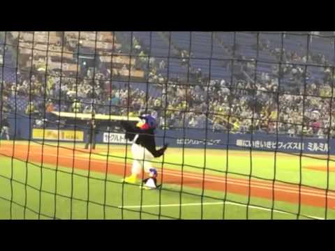 2015/04/01ヤクルト対阪神 つば九郎ダンス
