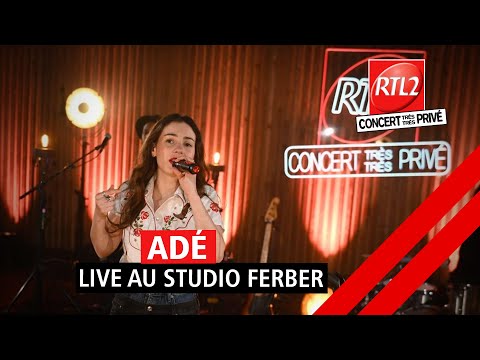 Adé interprète "Tout savoir" lors de son Concert Très Très Privé RTL2 au studio Ferber
