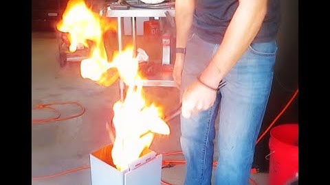 KNIFE MAKING- REVIEW OF A 2FT VERTICAL QUENCH TANK (AND QUENCHING MY SEAX)