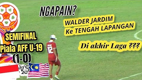 WALDER JARDIM, SENDIRIAN KE TENGAH LAPANGAN, DI AKHIR PERTANDINGAN INDONESIA U-19 VS MALAYSIA U-19