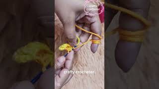 #crochetforbeginners #crochet #shorts #easycrochet #howtocrochet #knitting #crochetflower #craft