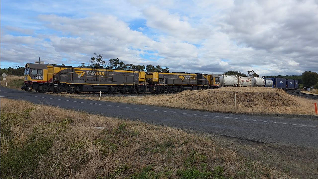 TasRail TR15 TR17 #31 train Western Junction