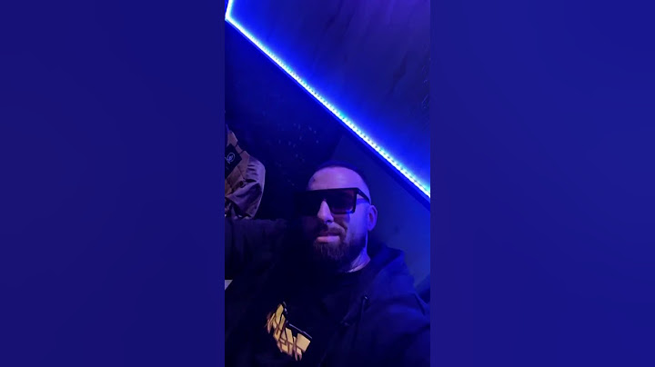 Ο fly lo πήρε το γυαλί του trannou