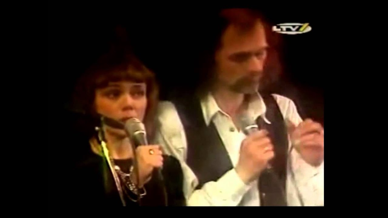 Menuets - Mākonītis Un Mākonīte