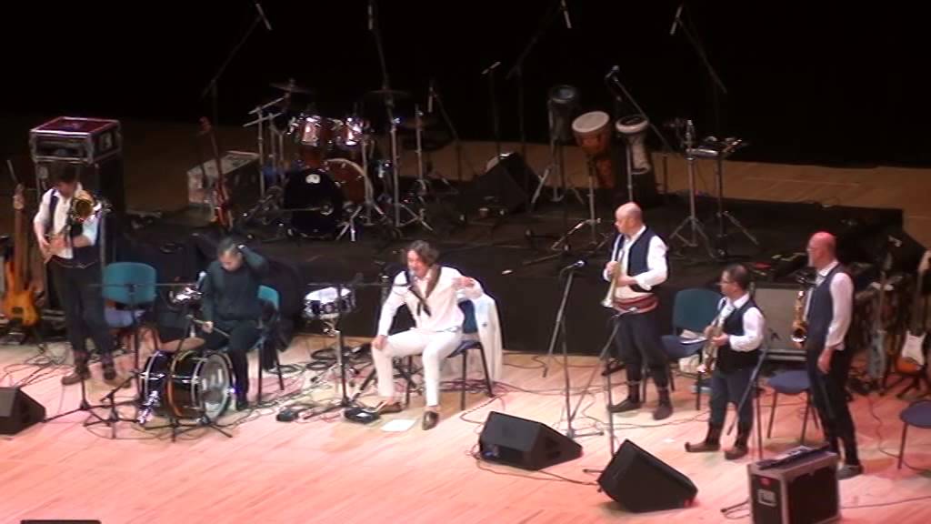 Горан Брегович его “Свадебно-похоронный оркестр". Бела Чао - YouTube