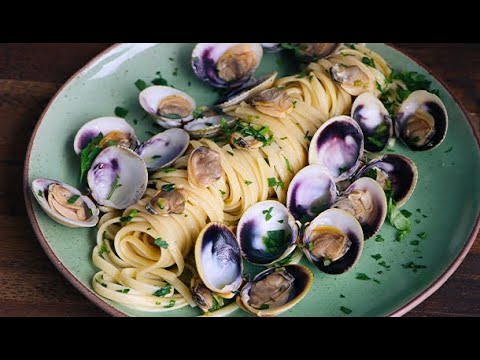 Linguine alle Vongole #Shorts | Vincenzo