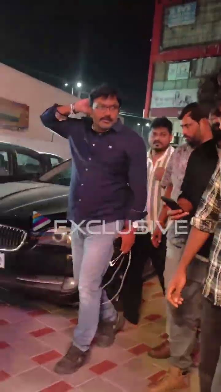 హైదరాబాద్ లో విమల్ థియేటర్ దగ్గర సందడి చేసిన #Dragon టీమ్ ?| #PradeepRanganathan | #AshwathMarimuthu