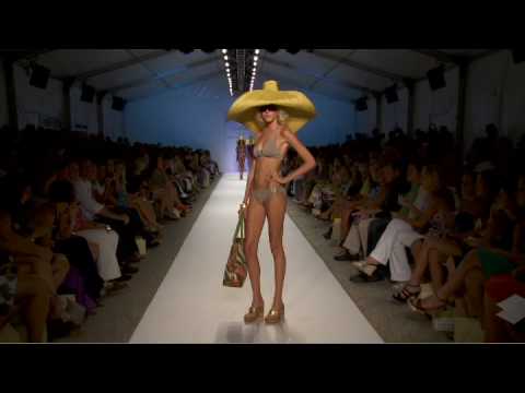 Eglantina Zingg presents the catwalk highlights of...