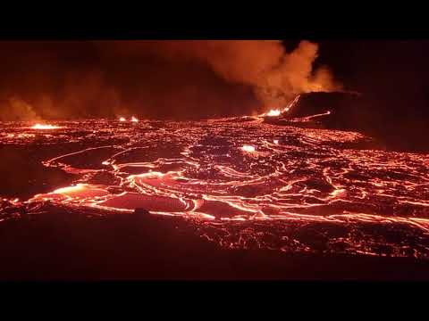 TERRIFYING LAVA FLOOD, insane temperatures and gas pollution don't stop the tourists at 3 am!!