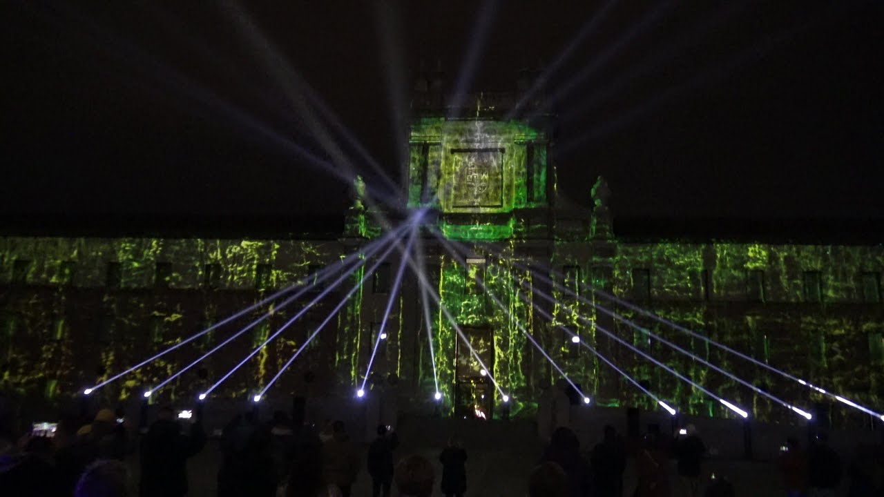 Navidad en Madrid 2025: Centro Cultural Condeduque, Videomapping 