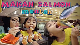 LEIKA MAKAN SALMON MENTAH!! SAKIT PERUT KAH??