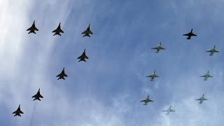 Парад Победы в Москве 9 мая 2015 г. из окна дома. Элита авиации пролетает над Красной Площадью! Парад Победы в Москве 9 мая 2015 г. из окна дома. Элита авиации пролетает над Красной Площадью!