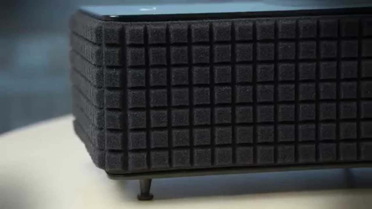 Authentics L8 wireless speaker hands - YouTube