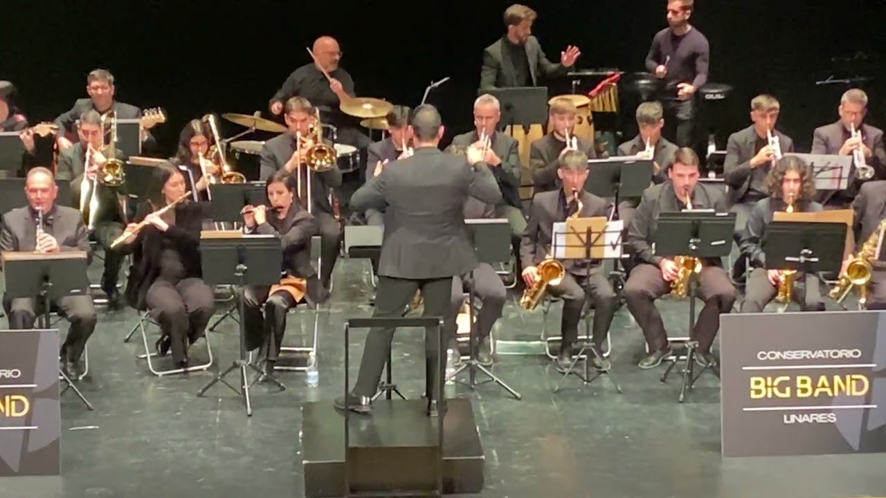Concierto de Navidad Big Band Conservatorio de Linares 2025. We wish you a mambo christmas