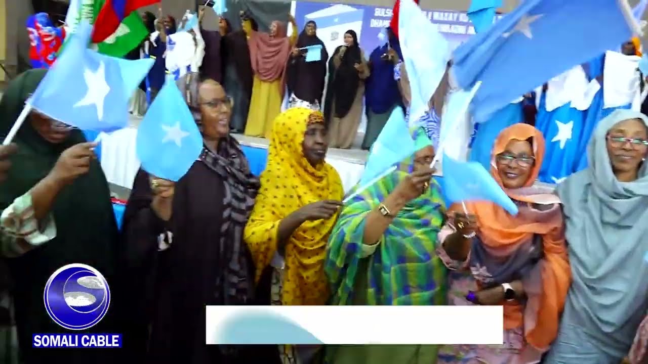 Haweenka Gobolka Banaadir oo teegeero & soo dhaweyn u muujiyay Dastuurka cusub