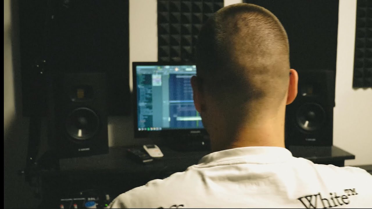 cbenbeats & dain, Retzer Márk - BOCSI MAMA (Official Visualizer)