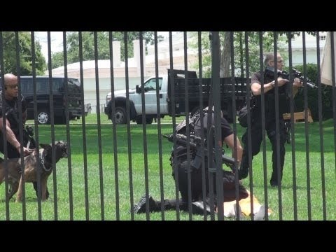 whitehouse men Washington (reuters) - a us secret service agent shot a man who brandished a gun near the white house on friday while president. whitehouse men Washington (reuters) - a us secret service agent shot a man who brandished a gun near the white house on friday while president.