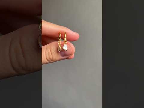 Сережки-кільця з фіанітом крапля медична сталь позолота (x117-3), видео 1
