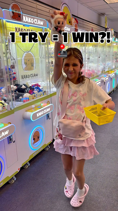 I WON Labubu with the Claw Machine!! 🐰🕹️ #labubu #popmart #blowup