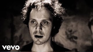 Video thumbnail of "Ville Valo - Olet Mun Kaikuluotain"