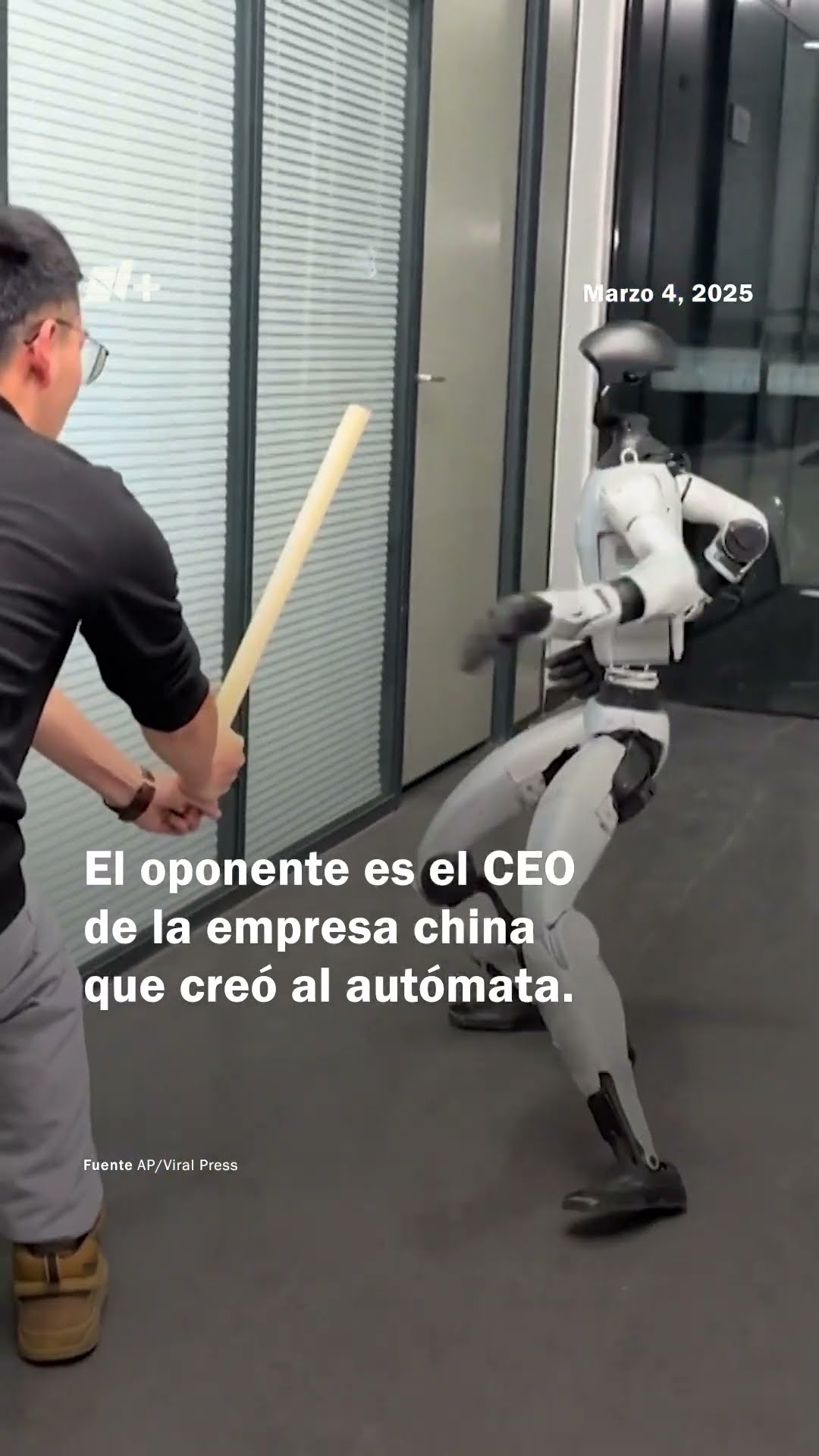 Robot desarma de una patada a humano - N+ #Shorts