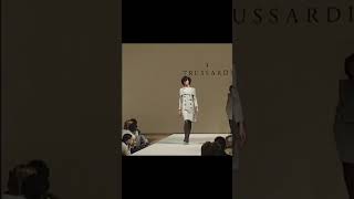 Trussardi, fw 1995 #shalomharlow #runway #fashion #model #catwalk #supermodel #icon #shorts #viral