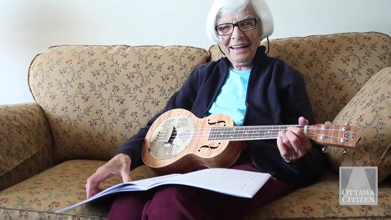 91yearold Ottawa woman takes up the ukulele YouTube