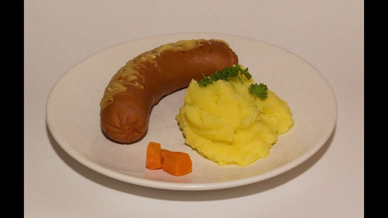 Maistelussa uunimakkarat