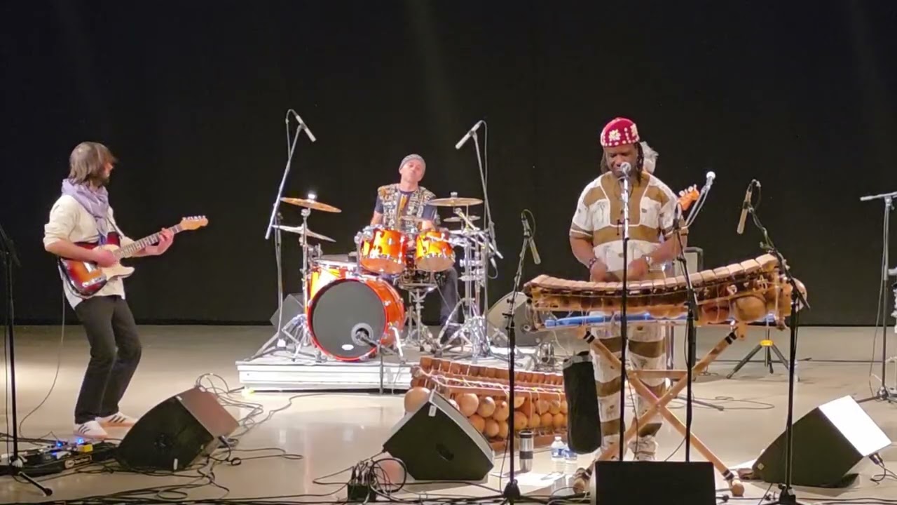 Kalifa Mougnou - Tchogo Ti Kele Yë (Live)