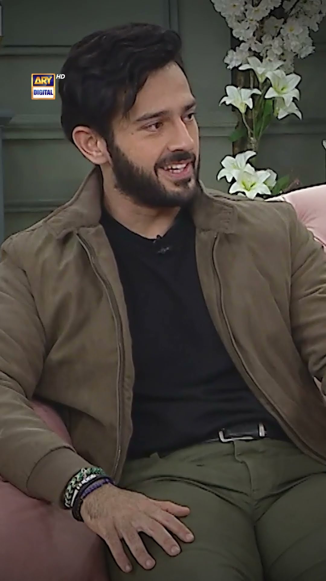 Urdu Ya Angrezi ? #aedil  #azaansamikhan  #komalmeer  #shorts