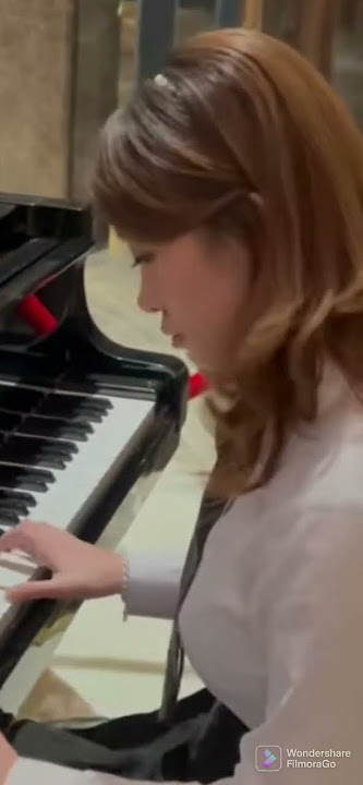 Livy Renata jago main Piano