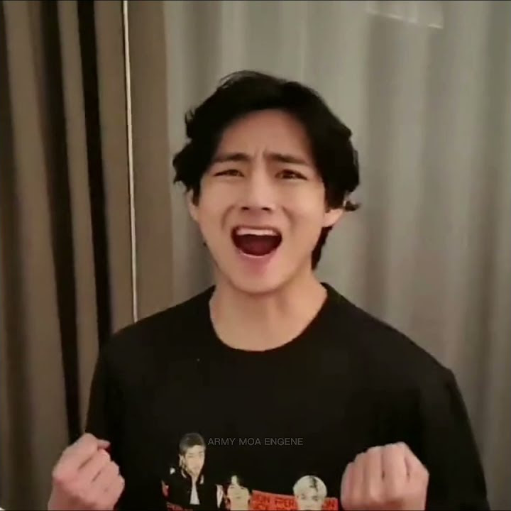 #V on #JHOPE live showing muscles - #BTS VLIVE 211202 PERMISSION TO DANCE LA CONCERT #TAEHYUNG