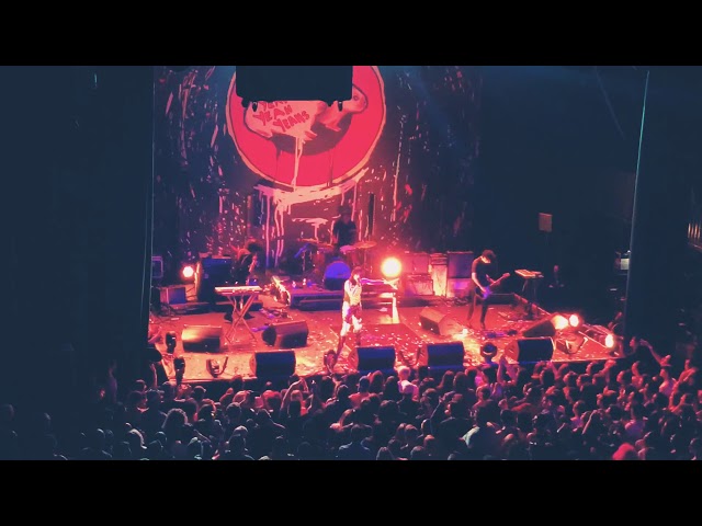 Yeah Yeah Yeahs - Heads Will Roll