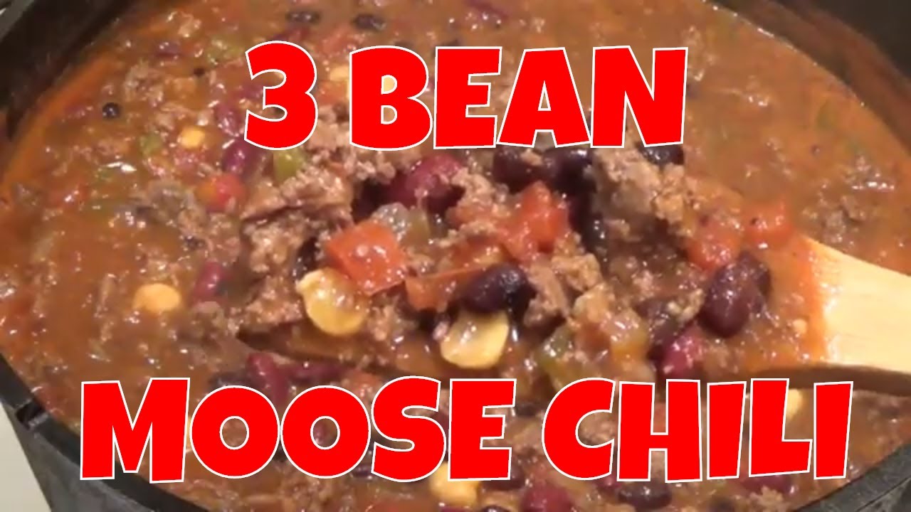 THREE BEAN MOOSE CHILI in My DUTCH OVEN - YouTube
