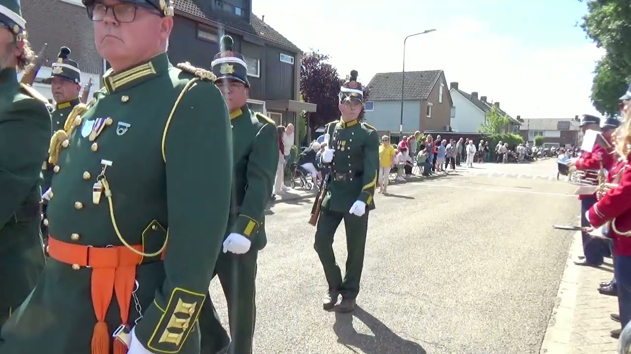 Bondsschuttersfeest Schutterij St.Rosa Sittard: Defilé