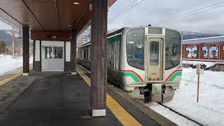磐梯町駅を発車するE721系0番台